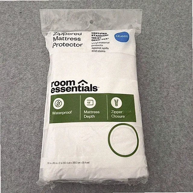 Room Essentials Waterproof Vinyl Zippered Queen 60x80 12" Mattress Protector NEW